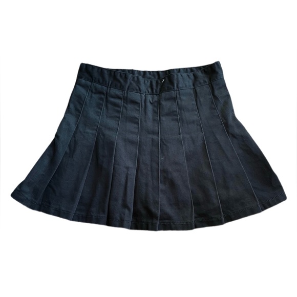 Brandy Melville John Galt Black Pleated Mini Dark Acadamia Skort - Me - Picture 3 of 8